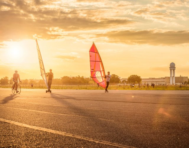 Tempelhoferfeld v Berlinu © visitBerlin Dagmar Schwelle