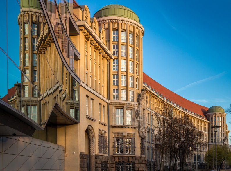 Nemška narodna knjižnica v Leipzigu Adobe Stock bobmachee